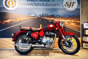 Royal Enfield Classic 350 Madras Red