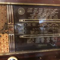 Radio a valvole minerva