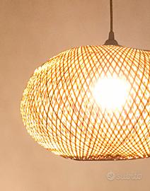 Lampadario in bambù intrecciato