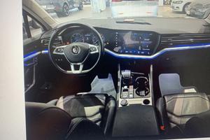 VOLKSWAGEN Touareg 3ª serie - 2020