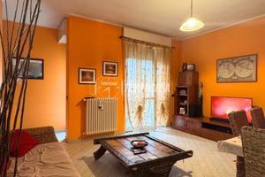 RIF. 599 - AMPIO TRILOCALE LOCATO CON BOX E CANTIN
