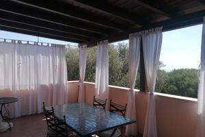 Calagonone-Appartamento con terrazza vista mare