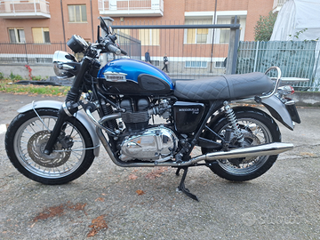 Triumph bonneville t100