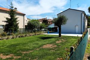 Porzione casa ristrutturata a nuovo con giardino