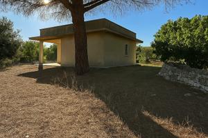 Casa in campagna con terreno-posizione strategica