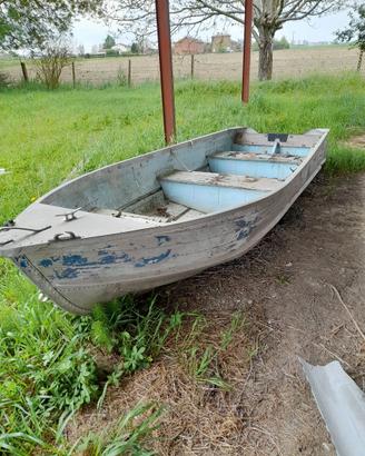 Barca in alluminio tipo Canadian 370