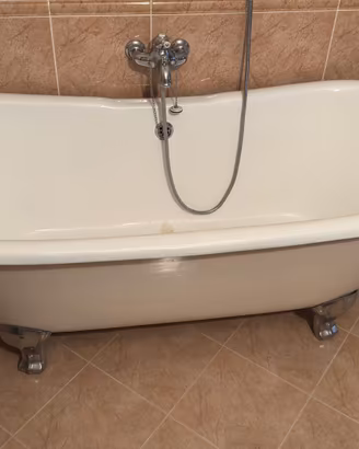 Vasca da bagno con piedini 156x71 stile classico