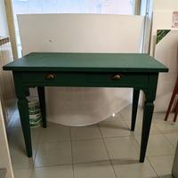 Scrivania verde bosco