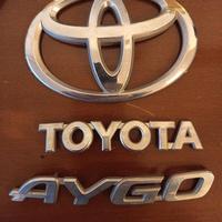 Scritta+Logo baule portellone Toyota Aygo