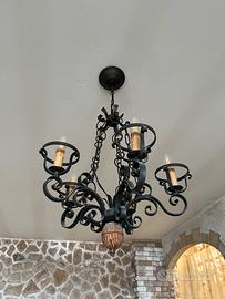 Lampadaro in ferro in battuto