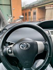 TOYOTA Yaris - 2009