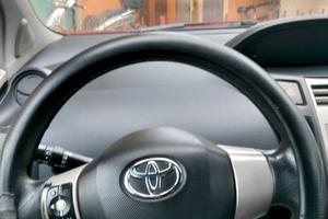TOYOTA Yaris - 2009