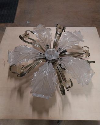 Antico lampadario in ferro battuto