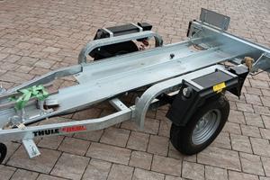 Carrello rimorchio porta moto.