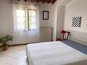 3/4 POSTI LETTO E PARCHEGGIO PRIVATO CON CANCELLO