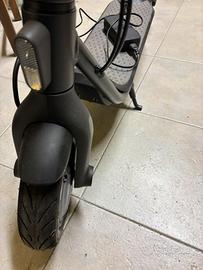 Monopattino elettrico segway ninebot