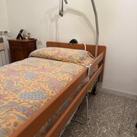 Letto ospedaliero elettrico