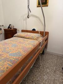 Letto ospedaliero elettrico