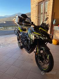 Benelli trk 702 x
