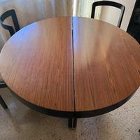 Tavolo tondo in legno, apribile, con 5 sedie