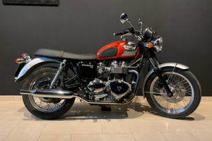 Triumph Bonneville T100 centennial edition