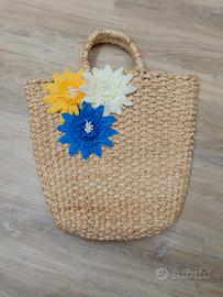Borsa paglia estate con fiori