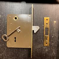 Serratura a gancio da infilare- porte scorrevoli