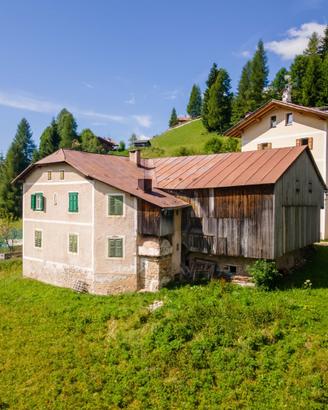 Edificio storico da ristrutturare a Muncion