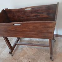 culla antica in legno 