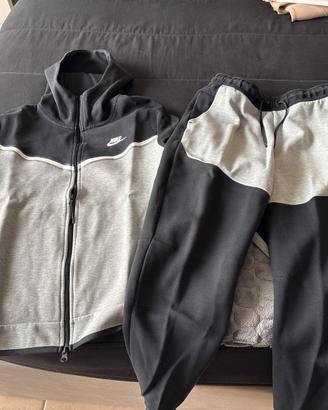 Nike Tech