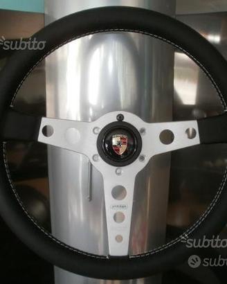 Volante MOMO PROTOTIPO con logo Porsche nuovo