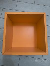 comodino mensola portagiochi