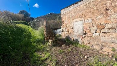 Guspini- Terreno in zona G con ricovero