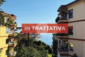 2 LOCALI A NAPOLI