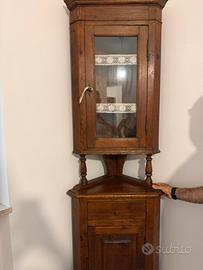 Credenza ad angolo antiquariato