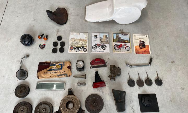 Oggetti vari Auto e Moto d'epoca e non solo...