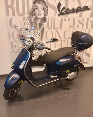 Piaggio Vespa 300 GTS hpe SUPER TECH ABS E5