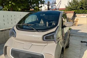 Yoyo Xev elettrica mini car
