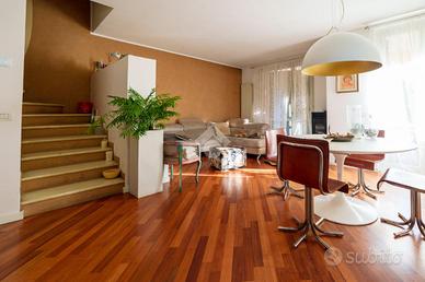 VILLA A SCHIERA A TREVIGLIO