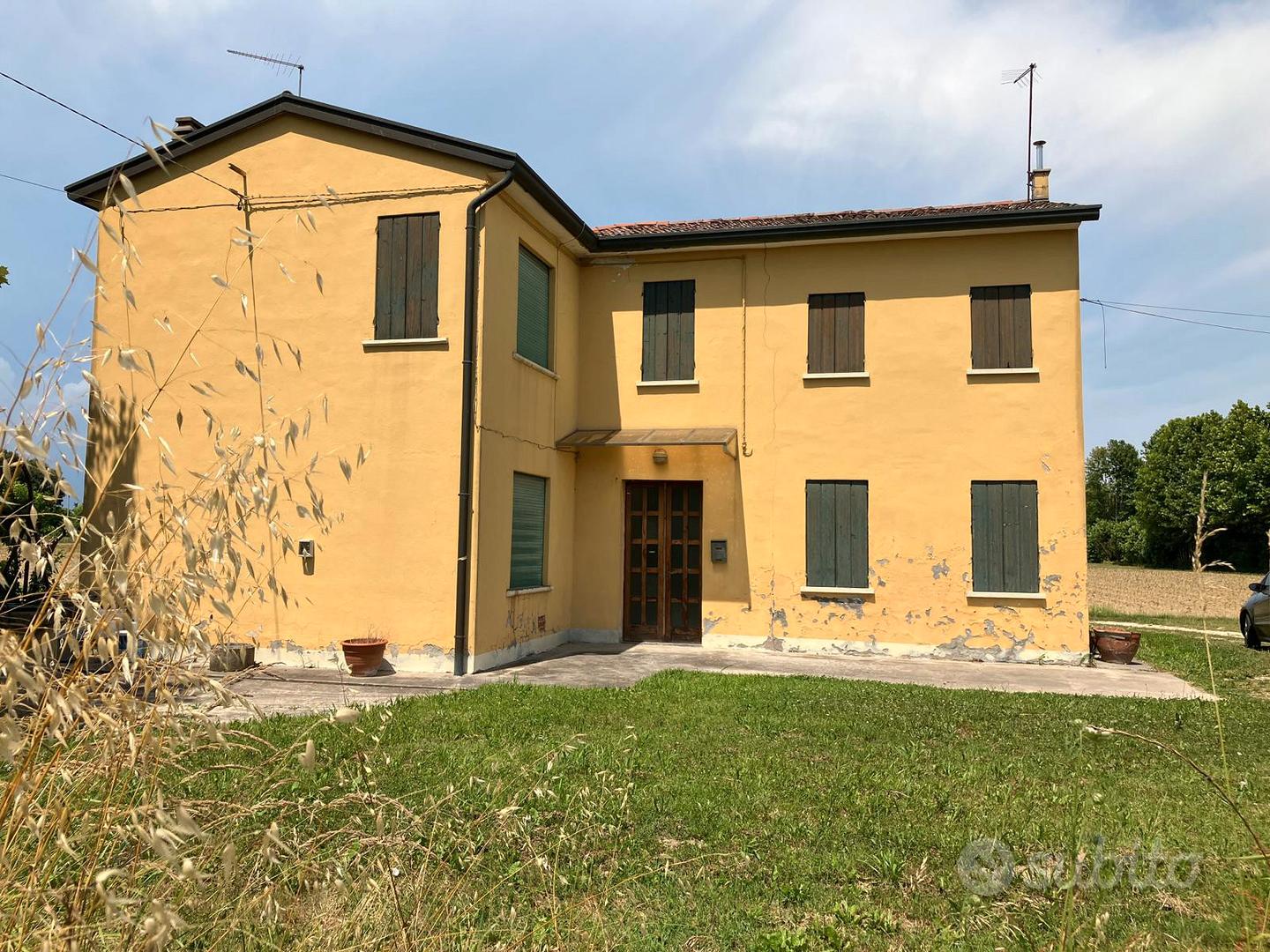 Vendita casa da ristrutturare e annesso - Vista 3