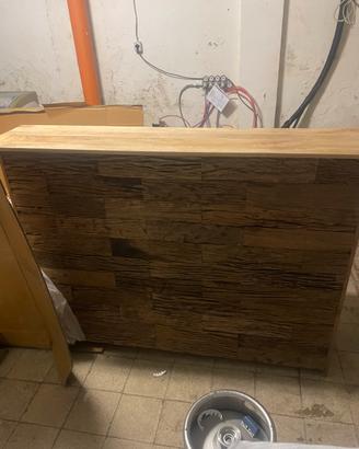 Mobile in legno pregiato armadiato