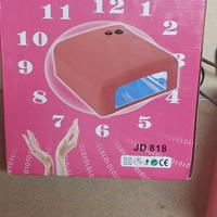 lampada per asciugare le unghia 