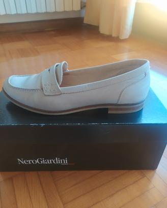 mocassini beige nero giardini 