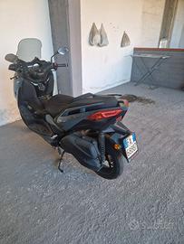 Yamaha X-Max 300 Tek
