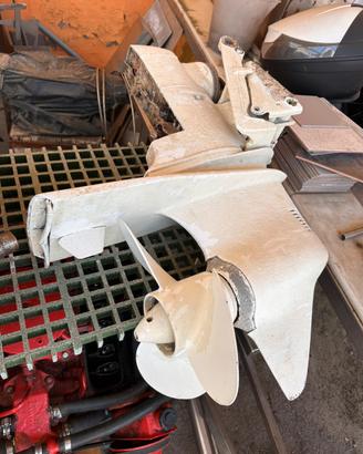 Piede Volvo Penta 290 completo di elica