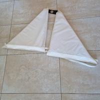 Galleggiante per catamarano o per derive