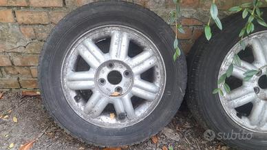 4 cerchi con gomme neve per Toyota Yaris