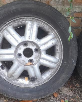 4 cerchi con gomme neve per Toyota Yaris