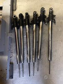 Particolari di forcelle Aprilia 125