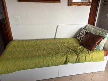 Letto singolo che può diventare matrimoniale